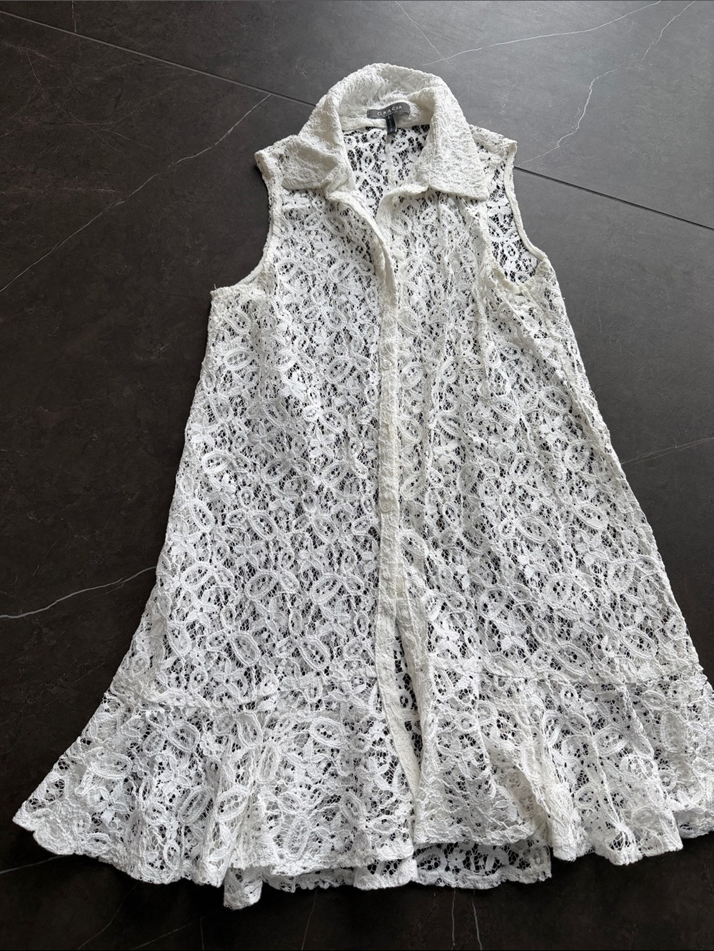 Gracia White Lace Collared Button-Front Top